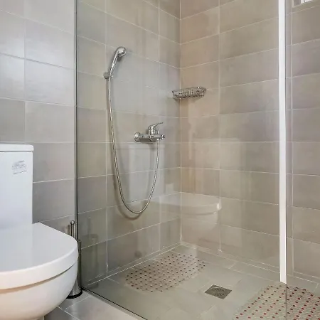 Luxury In Voukolies With Sea View